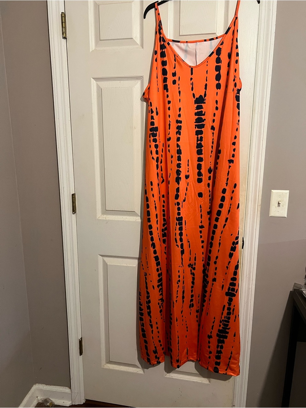 Sleeveless Orange and Black Tie-Dye Maxi Dress. Size 3XL